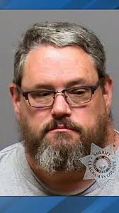 Clackamas County man gets 2.5 years in prison for trying to lure girl he  met online