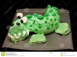 Wie man einen drachenkuchen macht: Kuchen Des Grunen Drachen Stockbild Bild Von Geburtstag 12895545