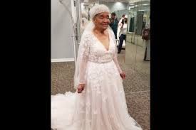 Aktuelle mode für jeden anlass. Als Jugendliche Durfte Sie Kein Brautkleid Tragen Mit 94 Jahren Holt Sie Es Nach Brigitte De