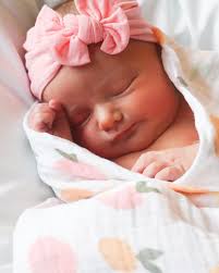 🤍Molly Mae Chester🤍:: We are so in love, and our hearts have grown even  larger since her arrival. 💕 Another beautiful hand painted sign by my mama  (Honey)🍯