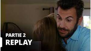 Tom est impatient car il s'apprête à recevoir ses amis d'enfance au camping, bruno, arthur ainsi qu'elodie, qu'il n'a pas revue depuis 18 ans et qui est à l'initiative de ces retrouvailles. Replay Camping Paradis Du 15 07 2019 Camping Paradis Nos Annees Camping Partie 2