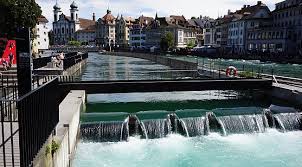 Hasil gambar untuk listrik tenaga air