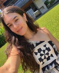 Daniela Galindo's Instagram, Twitter & Facebook