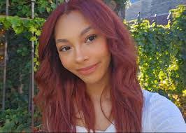 Veronica Emma's Instagram, Twitter & Facebook