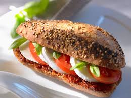 Decouvrez La Recette Sandwich Du Soleil Sur Cuisineactuelle Fr Recette Recette Sandwich Meilleur Recette
