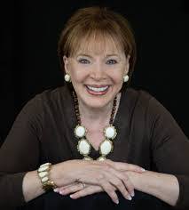 Regina Downs's Instagram, Twitter & Facebook