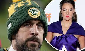 Engaged Aaron Rodgers Thanks His Fiancee Shailene Woodley Upon Accepting 2020 Nfl Mvp Award Daily Mail Online