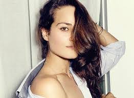 Anna Wolf's Instagram, Twitter & Facebook