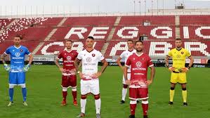 A goal of mine has always been to attend a soccer match in europe so when i found out the reggina soccer team made it to the playoffs i knew i had to get tickets. Reggina Presentate Le Maglie Per La Stagione 2020 2021