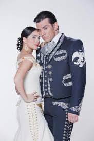 Tu Eres La Mas Valioso Que Tengo Y No Voy A Permitir Que Nadie Te Robe Jorge Alfredo Santos A Maria Que Bonit Charro Outfit Mariachi Costume Latino Actors