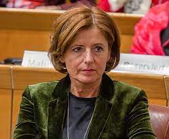 Malu dreyer ist seit vielen jahren an multipler sklerose erkrankt und deshalb in ihrer gehfähigkeit beeinträchtigt. File 2019 01 23 Malu Dreyer 4453 Jpg Wikimedia Commons