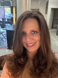 5th Ave Salon at the Streets