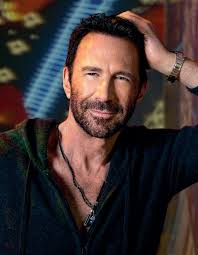 Peter Thomas Roth Art Bodega Magazine Winter ISSUE 2024-25 NYC/Miami by  artbodegamagazine