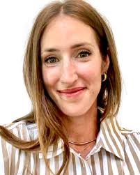 Leigh Mott's Instagram, Twitter & Facebook