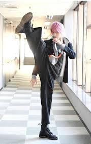 twitter クールなポーズ モデル 写真 空手