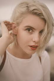 Short Bleached Bob Bleach Blonde Hair Bleached Hair Bleach Blonde