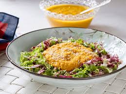 Salada com molho oriental - Lucilia Diniz