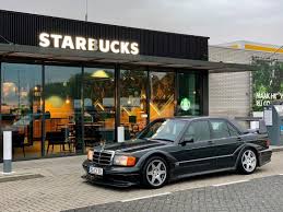 Lowismylife On Instagram Eine Kleine Pause 190e 2 5 16v Evo Ii Mercedesbenz Mercedesevolution In 2020 Cars And Motorcycles Automobile Mercedes