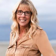 Kim Bohn's Instagram, Twitter & Facebook