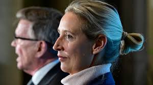 Legal experts want Judge Cannon removed from Trump's Mar-a-Lago documents  case : NPR