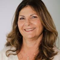 Mercedes Cabrera's Instagram, Twitter & Facebook