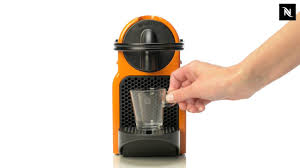 Si vous recherchez une cafetière nespresso pas chère pour un petit appartement ou le boulot, le modèle inissia est idéal grâce à sa petite taille et son prix mini. Cafetiere Nespresso Promos Comparatif 2021 Top 10