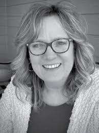 Sarah Kracht's Instagram, Twitter & Facebook