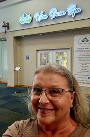 Does anyone do chair massages in Hayward?