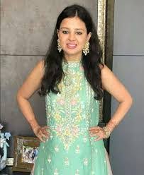 Recently, in the biopic of m.s dhoni directed by neeraj pandey starring sushant singh rajput, kiara advani, and disha patani, kiara played the role of sakshi dhoni. Sakshi Dhoni Biography Age Wiki Height Education Love Story