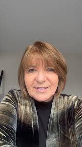 So thrilled to announce an exclusive partnership that Howard Hanna has with  Zillow! Howard Hanna is the only Real Estate company in Northeast Ohio that  can offer you something called Showcase. , ...