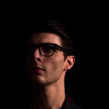 Here are the 10 vital tips to hypnotize someone to sleep (1) conductive environment firstly, ensure that your surrounding is suitable for hypnotizing. How To Hypnotize Someone In 5 Seconds Exemplore