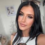 Sharina Collins's Instagram, Twitter & Facebook