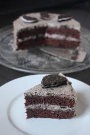 Dafür brauchst du:340 g oreo kekse100 g butter, geschmolzen450 g frischkäse120 g zucker1/2 tl salz350 g schlagsahneso geht es:tu die hälfte der oreo kekse in. Rezept Vegane Oreo Torte