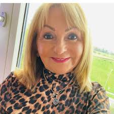 Zitate die Mut machen is with Lönka Leo and Iris Preuß.