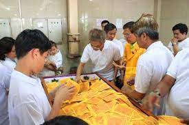 Kelahiranpelbagai adat resam dan pantang larang tertentu diamalkan oleh masyarakat cina. Kompleksnya Upacara Pemakaman Tionghoa Di Indonesia Bagian I Tionghoa Info