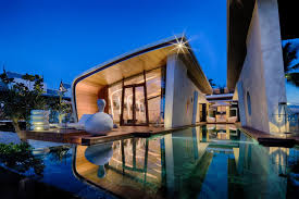 House plans, floor plans & designs with pool. Architecture Luxury Modern Houses On Seaside Amusing Design Home With Infinity Pool As Well As Wooden Deck Floor And Lantern Esspey Image 1901015 On Favim Com