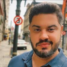 Dora Cantor's Instagram, Twitter & Facebook