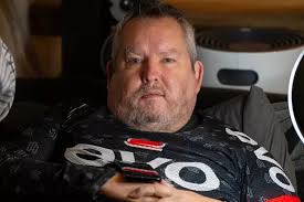 Warren Higgs's Instagram, Twitter & Facebook