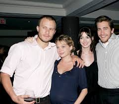 Heath Ledger Michelle Williams Anne Hathaway And Jake Gyllenhaal At The 2005 Toronto Film Festiv Toronto Film Festival Hooray For Hollywood Michelle Williams