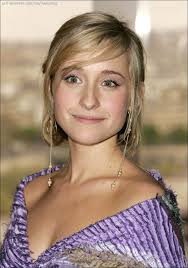 Allison Mack - Página 2 fotos, nu, oops, topless, biquíni, vídeo, mamilo