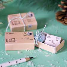 Wer auf der suche nach einem schnellen geschenk zu weihnachten ist, der kann badesalz einfach selber machen und verschenken. Last Minute Diy Weihnachtsgeschenke In 15 Minuten Selber Machen Mini Presents Blog