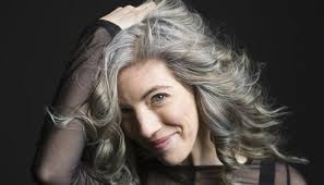 Es gibt viele verschiedene und trendige haarfarben vor kurzem, einer von ihnen ist graues haar. Welche Frisuren Fur Graue Haare Die Besten Looks Im Uberblick