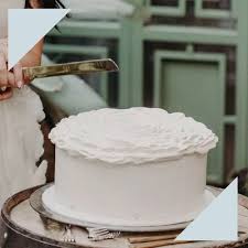 We believe unusual wedding cakes are great pieces of arts which attract wedding guests. Jpj Zuyemxgnam