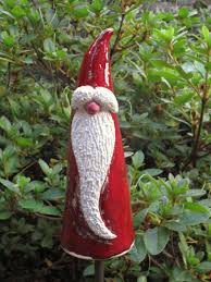 Weihnachtswichtel Aus Keramik Weihnachtswichtel Topferarbeiten Weihnachtlich Topfern