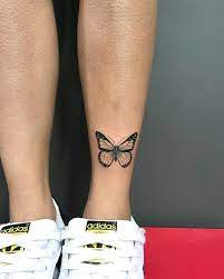 𝐛𝐞𝐯.𝐤 🦋 | Tatuagem de borboleta simples, Tatuagem na canela, Tatuagem de borboleta
