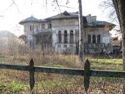La Casa Degli Spettri Old Abandoned Buildings Abandoned Houses Old Abandoned Houses