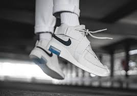 Air Fear Of God Raid Light Bone In 2020 Sneakers Men Sneakers Sneakers Nike