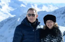 Eventually, craig at least allowed himself to read the script for casino royale. Neuer 007 Film Kommt 2020 Lea Seydoux Kehrt Als Bond Girl Zuruck Panorama Stuttgarter Nachrichten