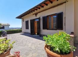 Appartamento di 260mq in osteria nuova a bagno a ripoli bagno a ripoli, provincia di firenze osteria nuova, contesto affascinante, nel verde, non lontano dalla scuola americana e a 9 km da piazza ferrucci, appartamento in villa. Case Con Box Posto Auto In Vendita A Bagno A Ripoli In Zona Osteria Nuova Casa It