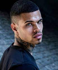 Epingle Par Eric Basior Sur Beautiful Men From All Over The World All Colours Avec Images Coiffure Homme Noir Coiffure Homme Coiffure Homme Noir Degrade